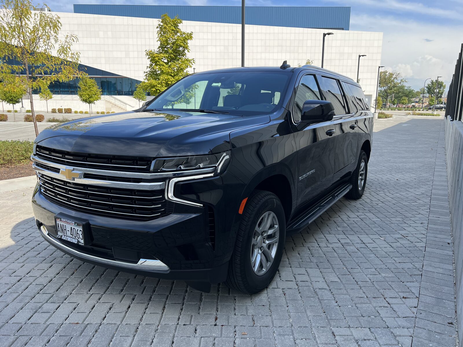 Contact Limo late-model luxury SUV fleet — Kenosha Wisconsin chauffeur service